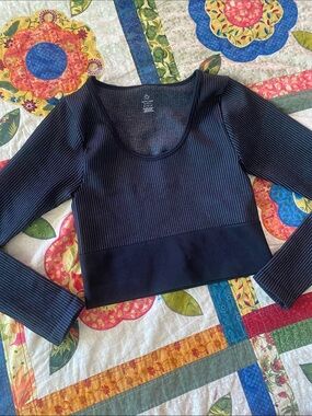 NWT Offline by Aerie Black Compression Top size M